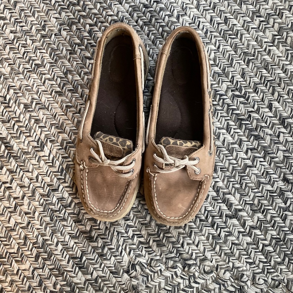 Sperry top sider shoe leopard detail